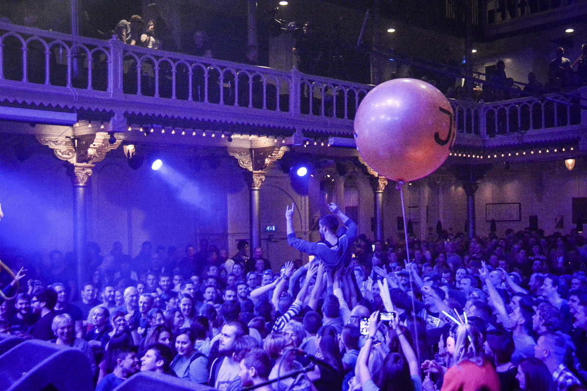 The Clash of the Cover Bands in PARADISO Amsterdam