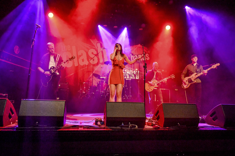 Velvet Antlers in Poppodium 013 Tilburg