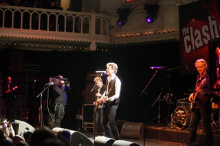 Shotgun Shadow in Paradiso